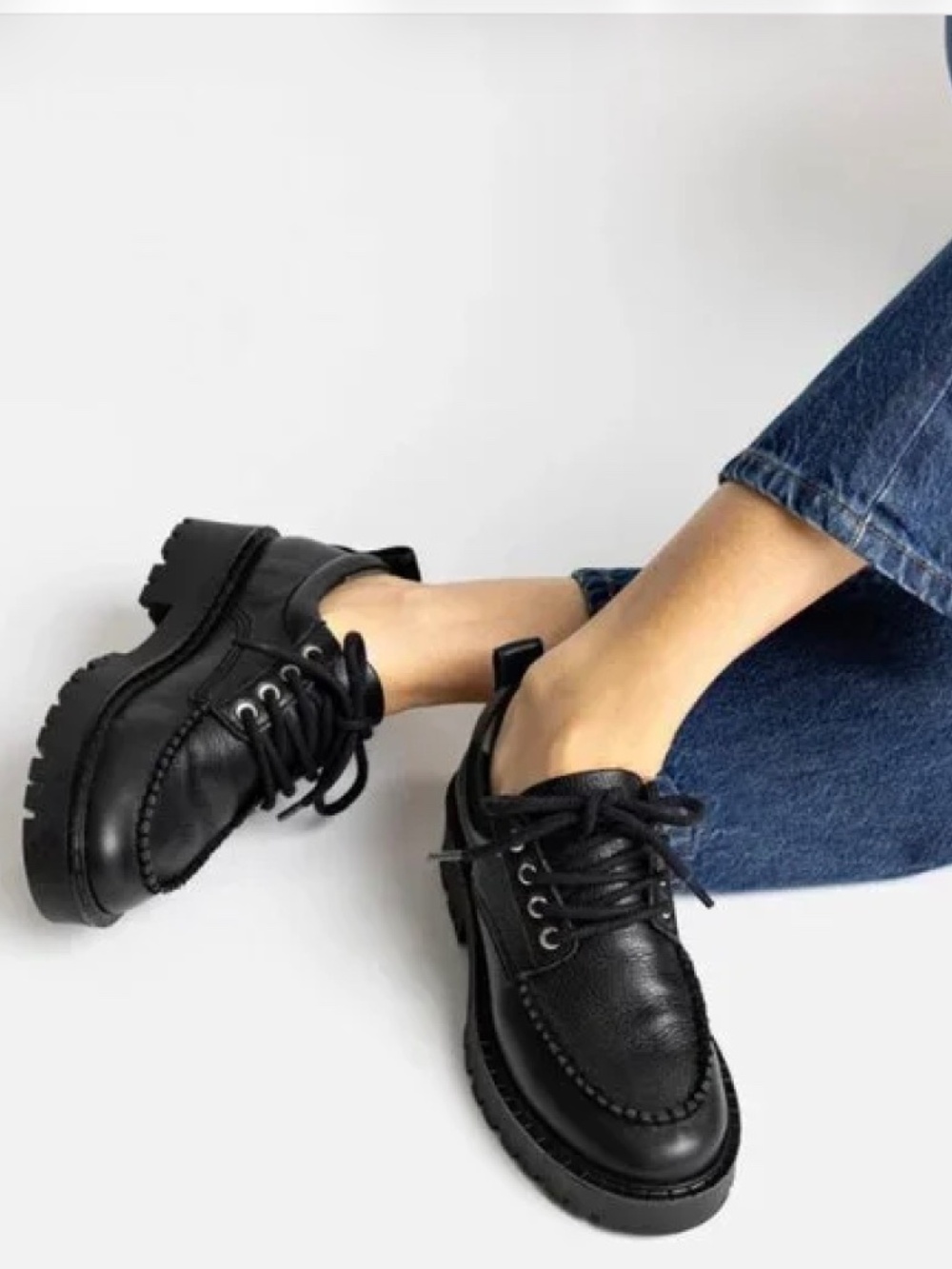 larroude london lace up loafer 8.5 like new
